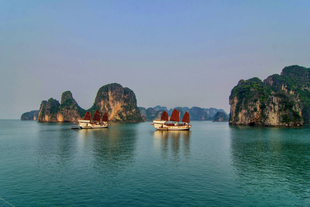 Charter a junk at Halong Bay