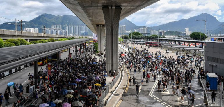 Hong Kong pro-democracy protesters block airport