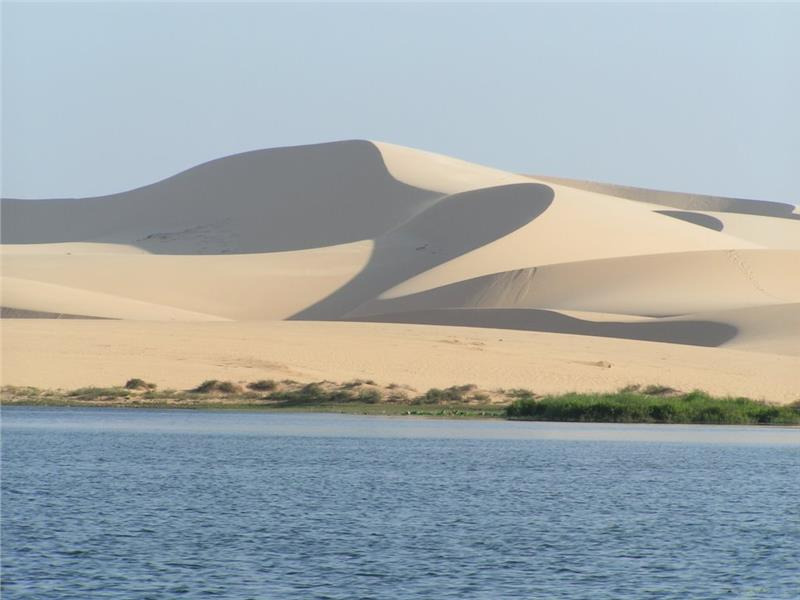 Surf the dunes of Mui Ne